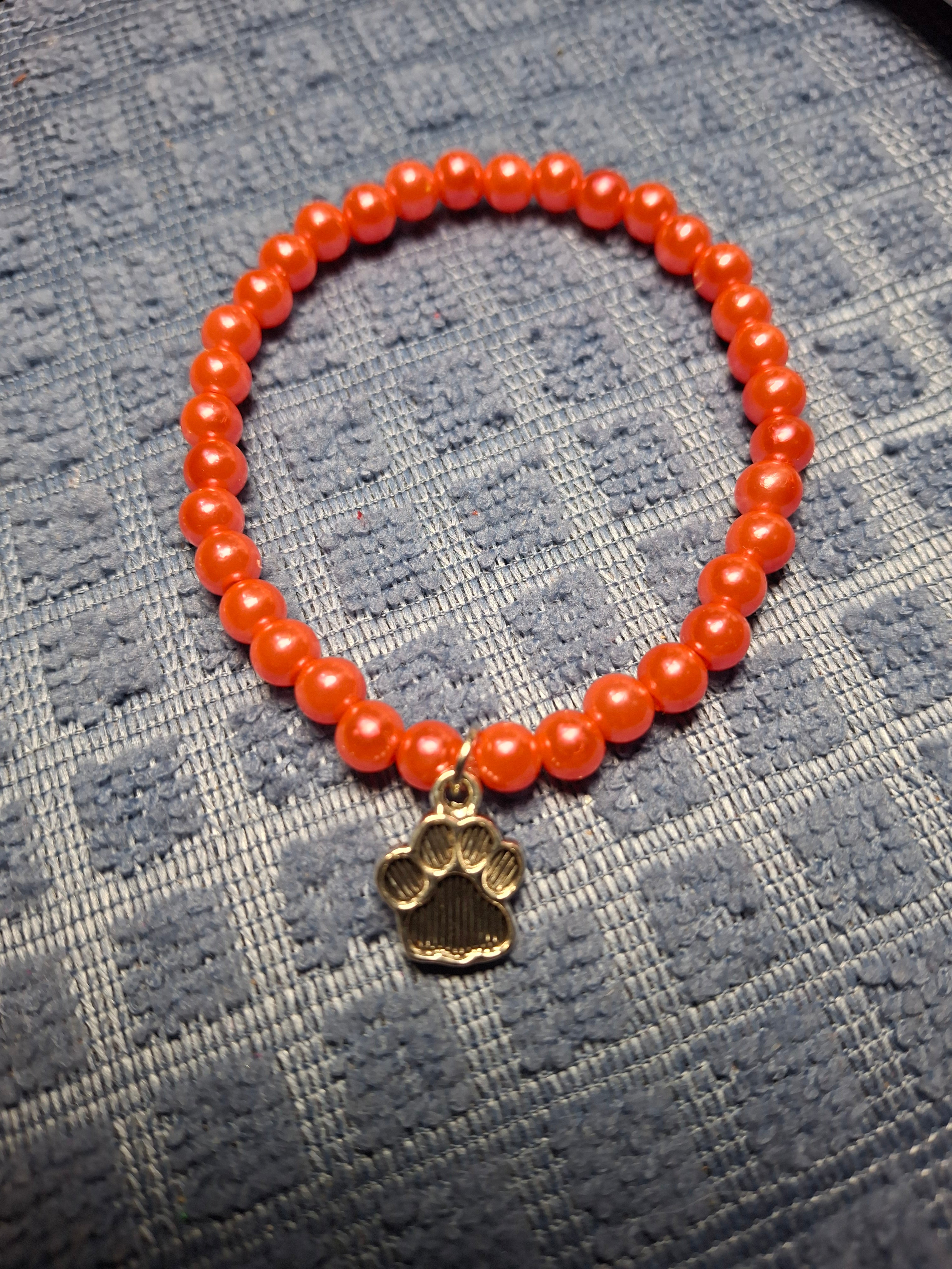 Light Red Round Bracelet With Cat Charm