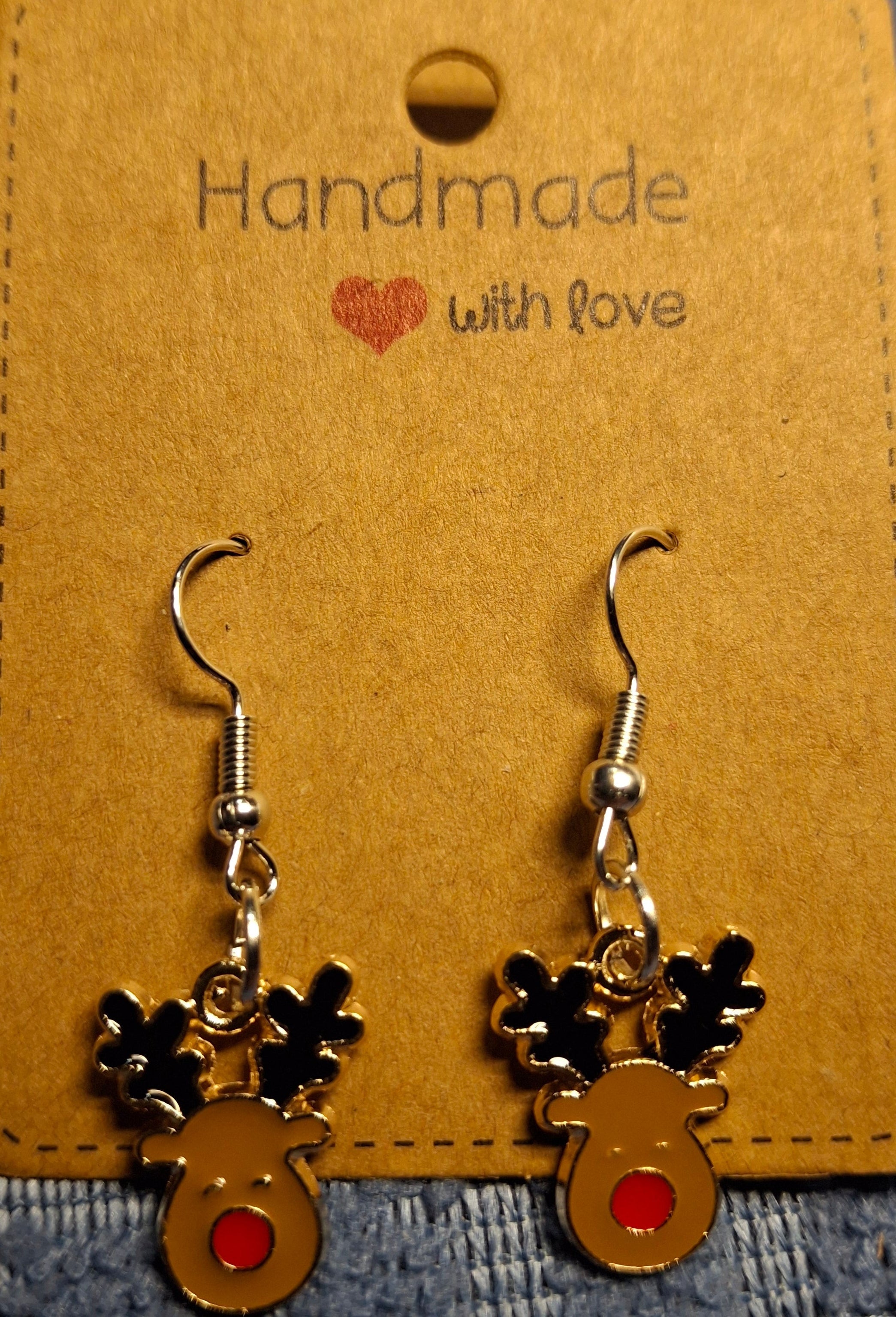 Handmade reindeer earrings on a 'Handmade with Love' card.